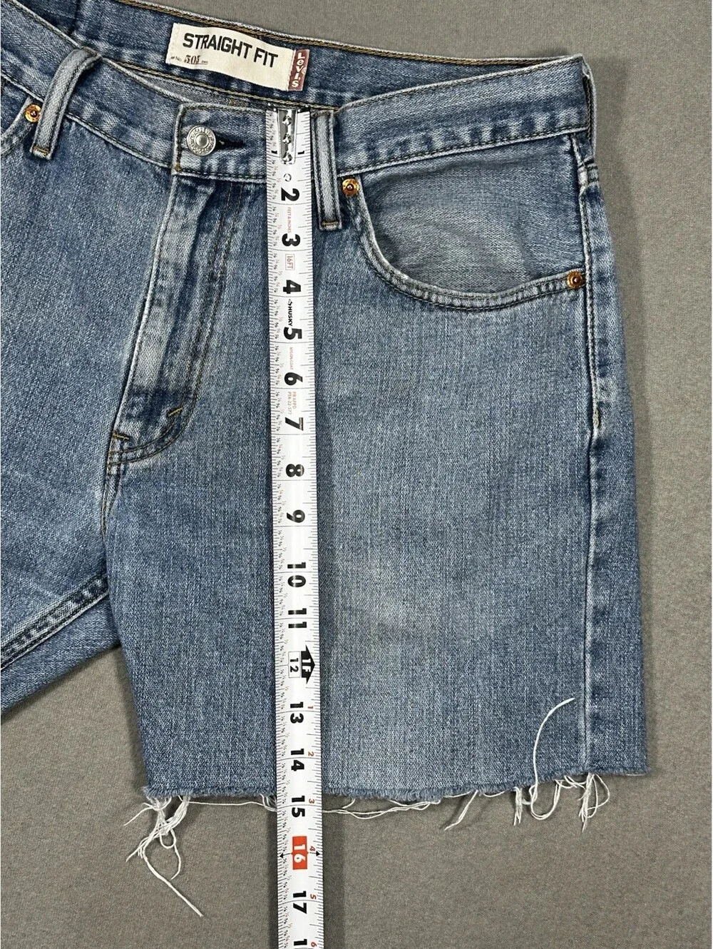 Levi’s 505 Straight Fit Cut Off Denim Shorts Men’s 32 Blue Distressed Frayed Hem